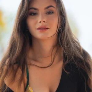 Liz Ocean in a stunning portrait, simple and truly beautiful